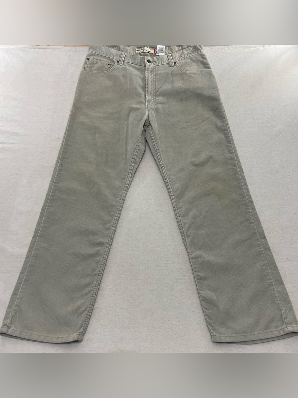 Vintage Levi's 559 Y2K Men's 36 x 32 Corduroy Beige Relaxed Fit Straight Leg